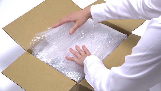 8.上部を緩衝材で埋める