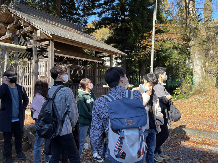 御霊神社