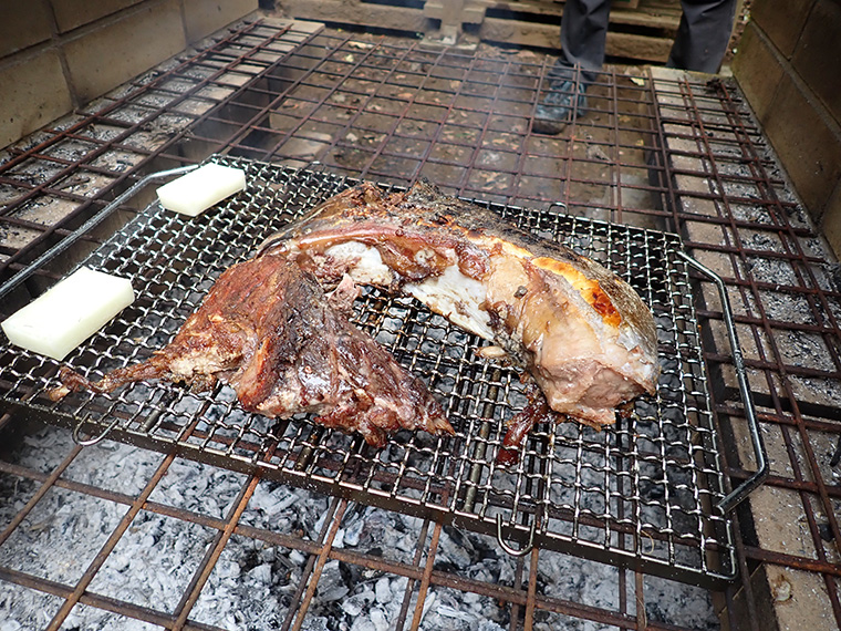 マグロカマの炭火焼き