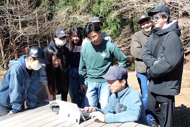 センサーカメラに生き物が映っているか学校ごとに確認