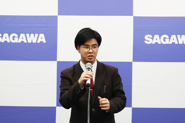 はじめに、代表の生徒と先生から1年間の活動を通しての感想をお話しいただきました。