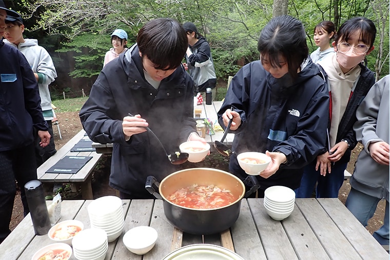 第1回「高尾100年の森で里山ワーク2026」の様子