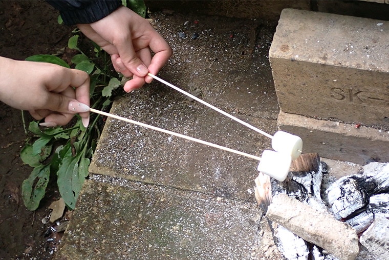 おやつは人気の焼きマシュマロ