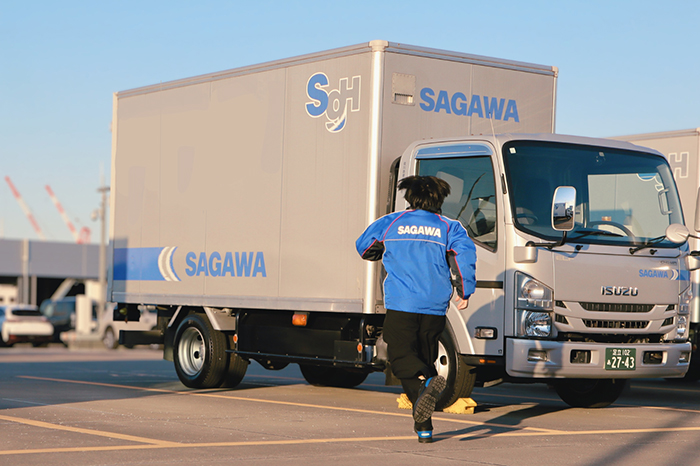 相棒に駆け寄るドライバー。「帰ってきた！」という声が聞こえてきそうですね。