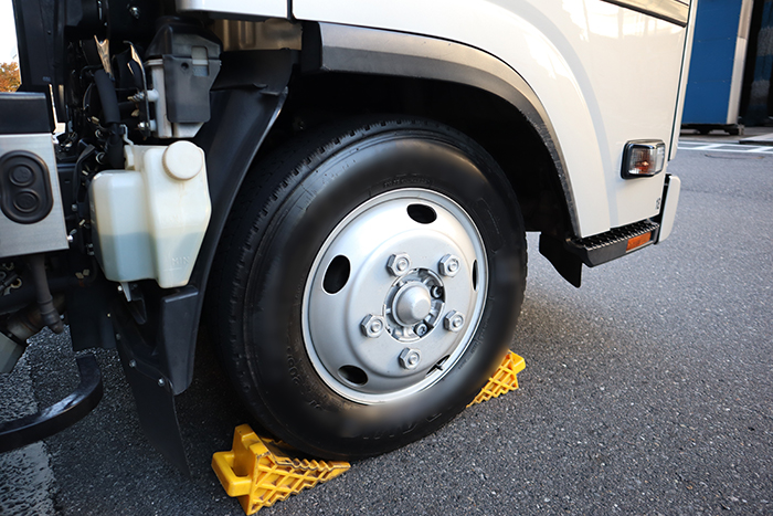 タイヤがピカピカになるといつもよりカッコよく見えます。