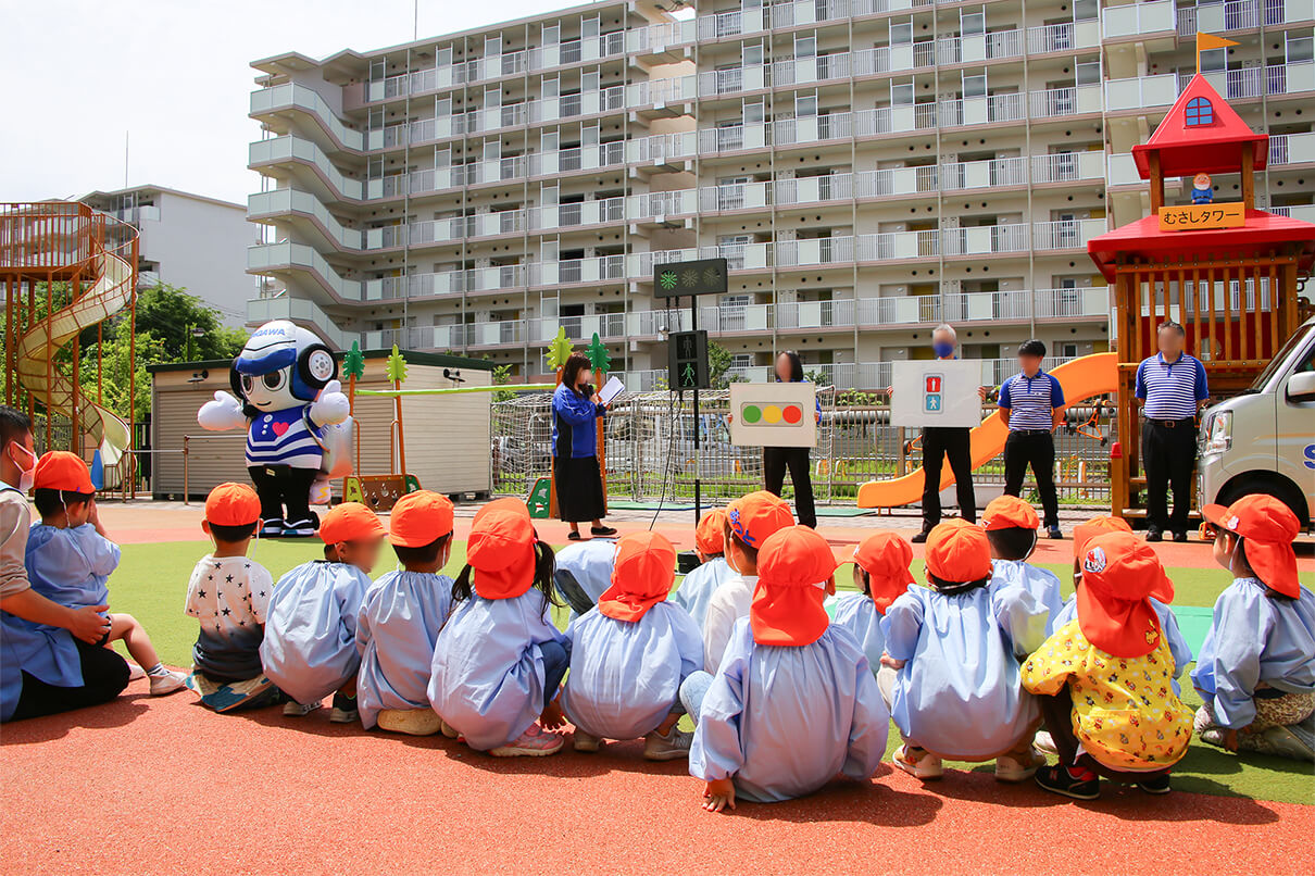 5月に行われた「さがわきゅうびん交通安全教室」の様子