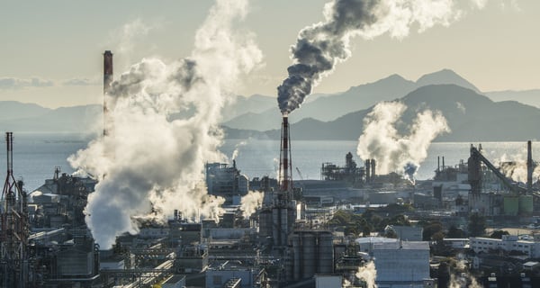 CO2排出量の削減など環境問題への対策が必要
